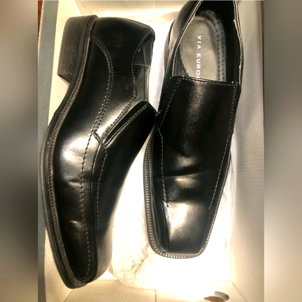 Via Europa Black Dress Shoes - Size 10  Very Good‎ Condition.